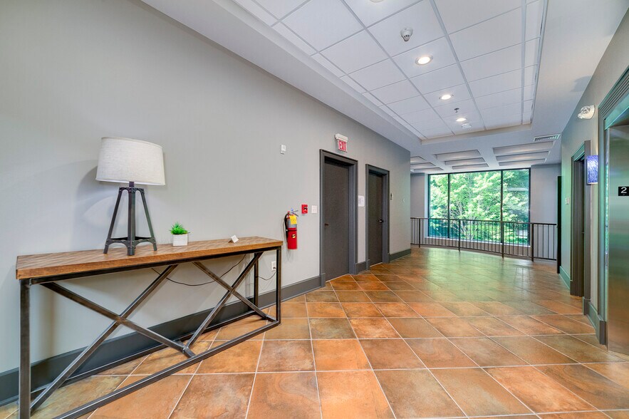 More Photos Of 2010 Avalon Pky, Mcdonough Office For Lease