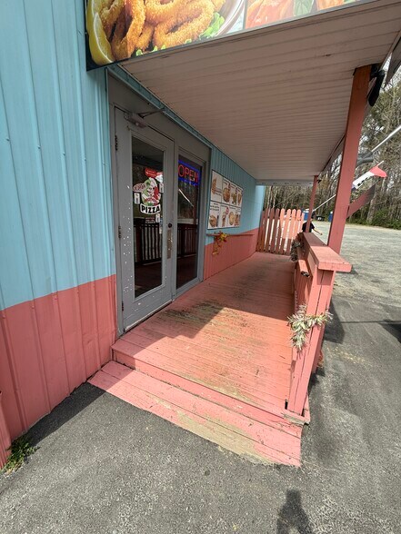 More Photos Of 36125 Zion Church Rd, Frankford Restaurant For Sale