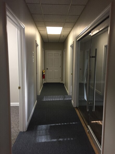 More Photos Of 1111 Cambridge Sq, Alpharetta Office Residential For Sale