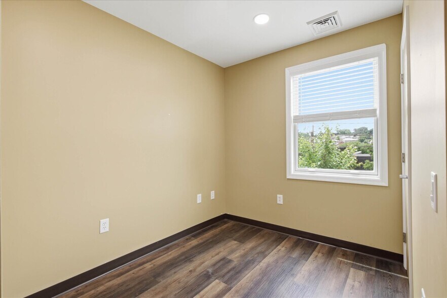 More Photos Of 641 S Prince St, Lancaster Storefront For Sale