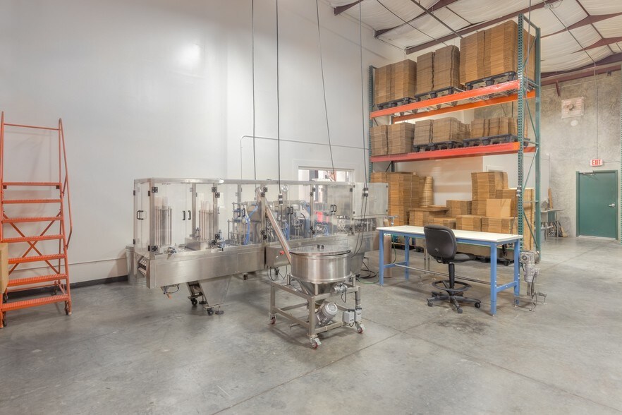 More Photos Of 1220 Biscayne Blvd, Deland Warehouse For Lease