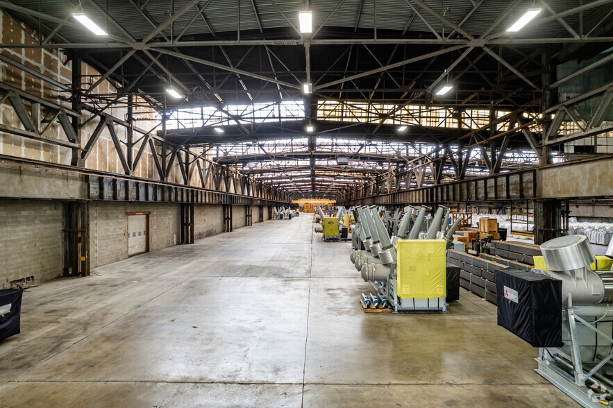 More Photos Of 2301 Duss Ave, Ambridge Unknown For Lease