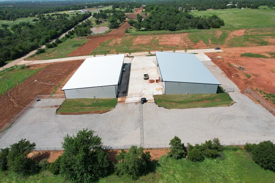 More Photos Of 1577 Freedom Market Pl, Edmond Warehouse For Lease