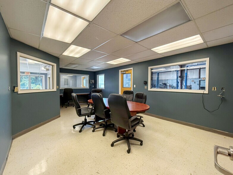 More Photos Of 15180 Barrens Rd N, Stewartstown Auto Repair For Sale