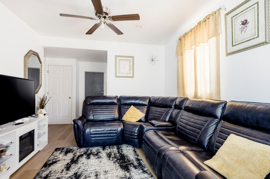 More Photos Of 404 State St, Fort Morgan Apartments For Sale