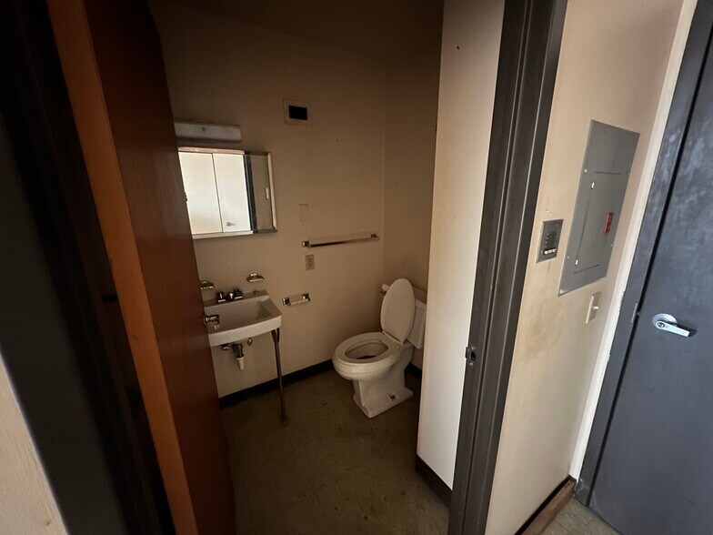More Photos Of 215 Lelia St, Pittsburgh Apartments For Sale