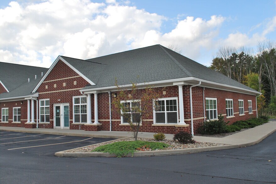 More Photos Of 2181 E Aurora Rd, Twinsburg Office For Sale