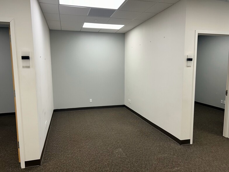 More Photos Of 425 New York, Huntington Apartments For Lease