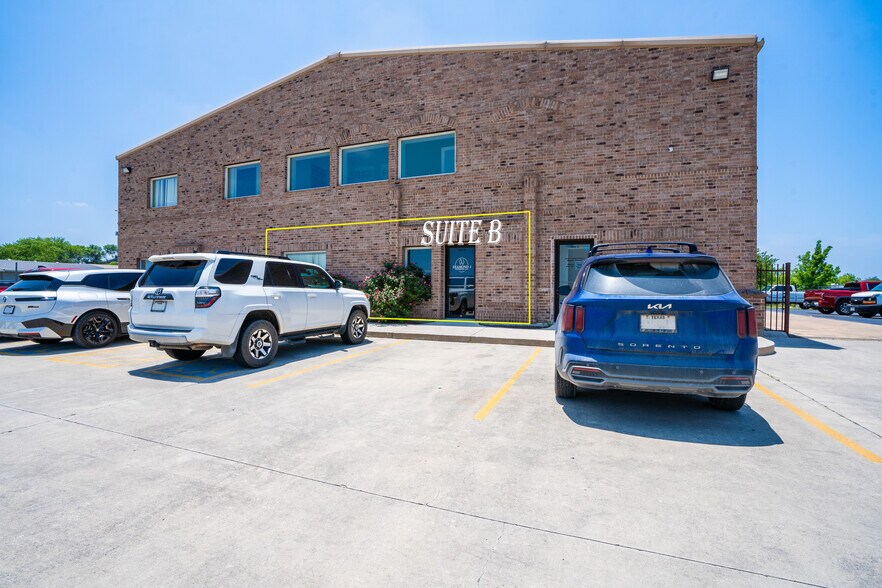 More Photos Of 3700 Highway 123, San Marcos Office For Lease
