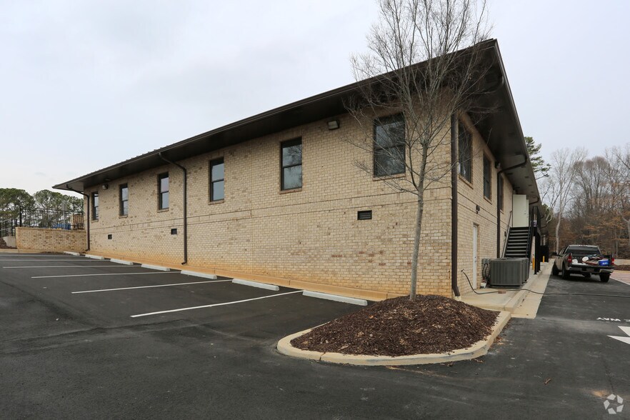 More Photos Of 1344 E Cobb Dr, Marietta Office For Lease