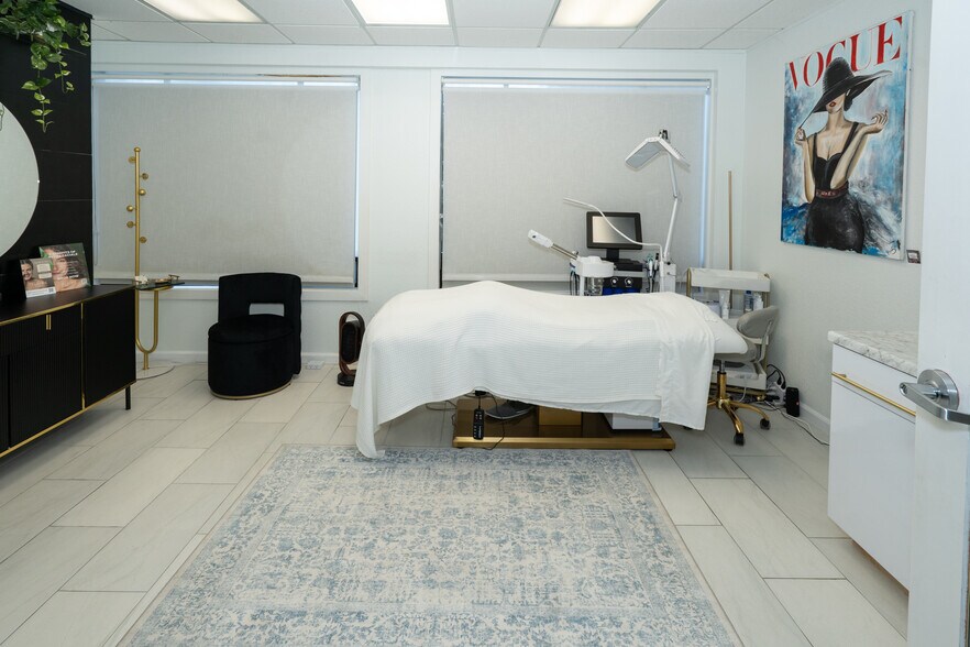 More Photos Of 24 Professional Center Pky, San Rafael Medical For Sale