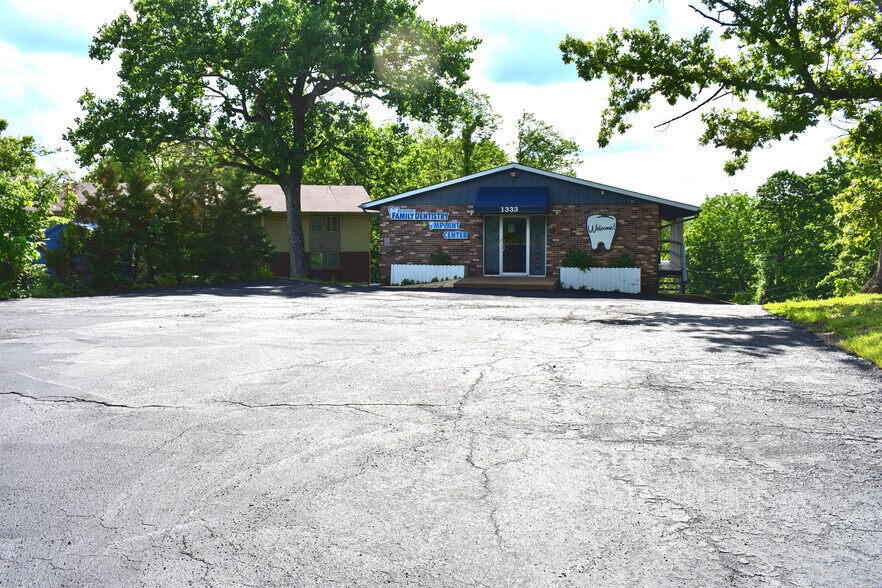 More Photos Of 1333 W Outer 21 Rd, Arnold Medical For Sale