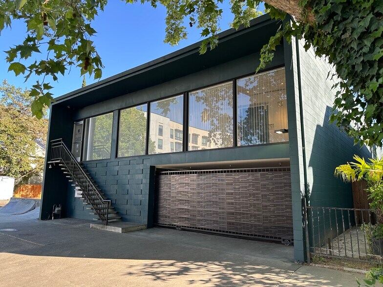 More Photos Of 1912 F St, Sacramento Office For Lease