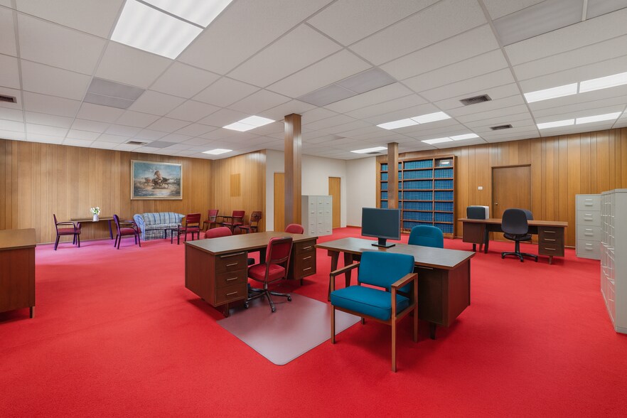 More Photos Of 5008 Eagle Rock Blvd, Los Angeles Office For Sale