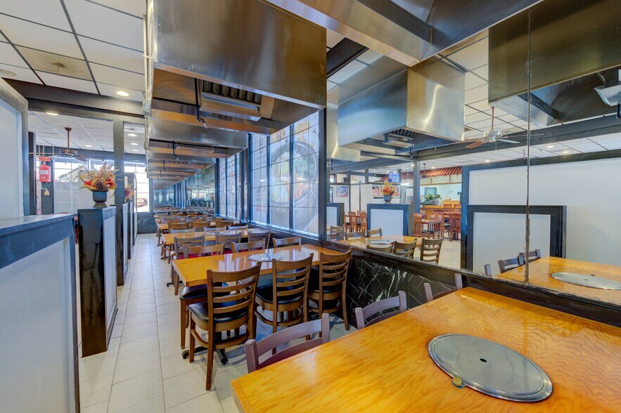 More Photos Of 6634 Two Notch Rd, Columbia Restaurant For Sale