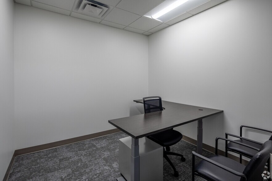 More Photos Of 214 Overlook Cir, Brentwood Office For Sale