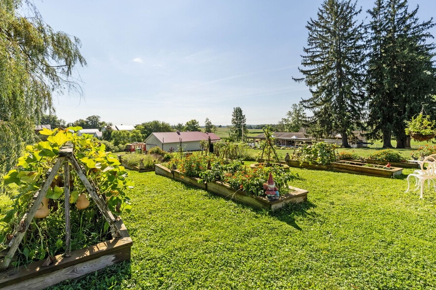 More Photos Of 5643 Yankee St, Fredericktown Specialty For Sale