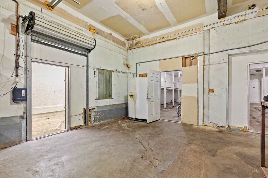 More Photos Of 6835 Tujunga Ave, North Hollywood Warehouse For Sale
