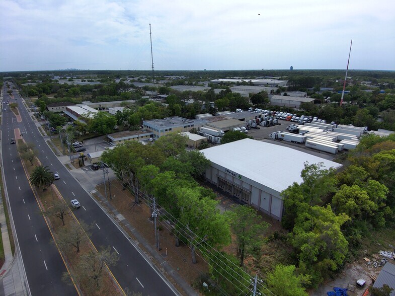 More Photos Of 390 S Ronald Reagan Blvd, Longwood Warehouse For Lease