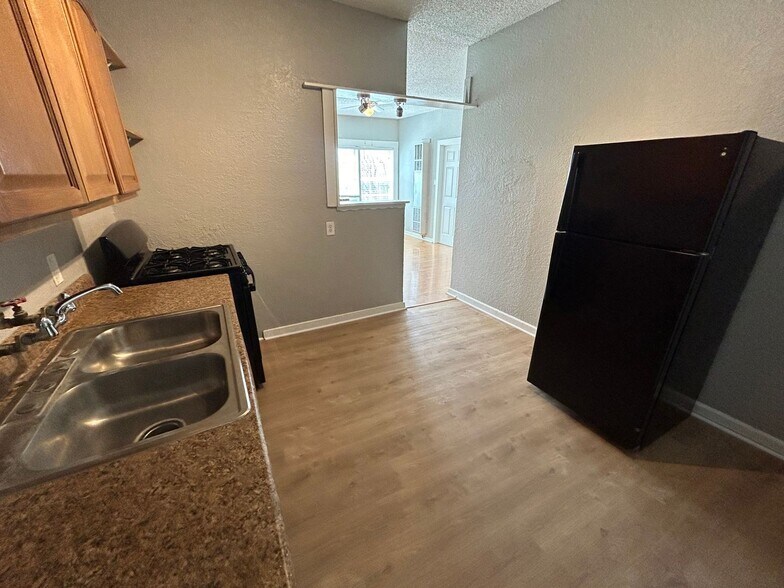 More Photos Of 1409 W Woodlawn Ave, San Antonio Apartments For Sale