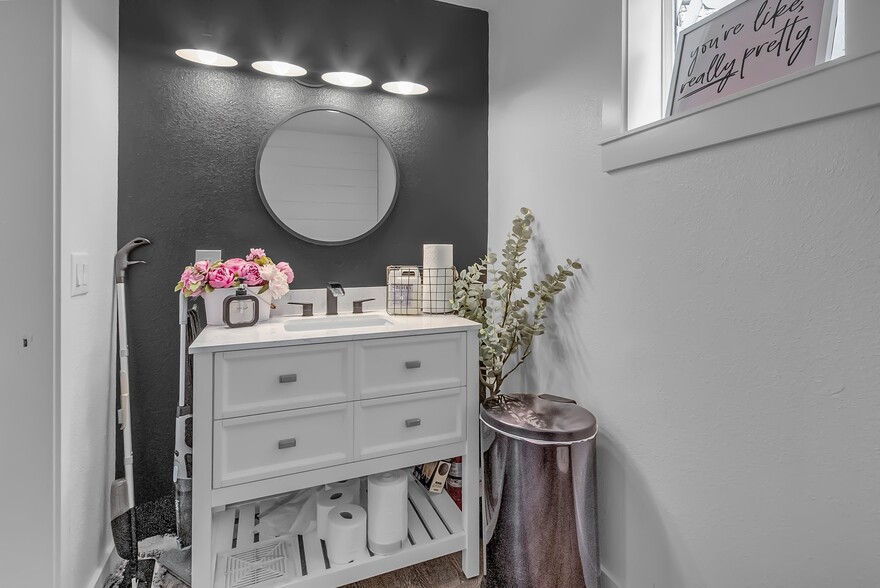 More Photos Of 108 Centre S st, Rainier General Retail For Sale