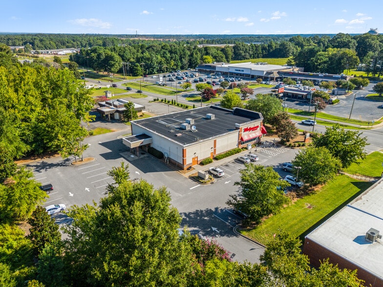 More Photos Of 533 N Main St, Troutman Drugstore For Sale