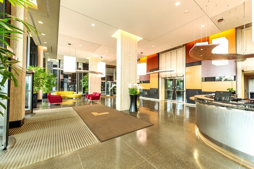 More Photos Of 400 E Randolph St, Chicago Multifamily For Sale