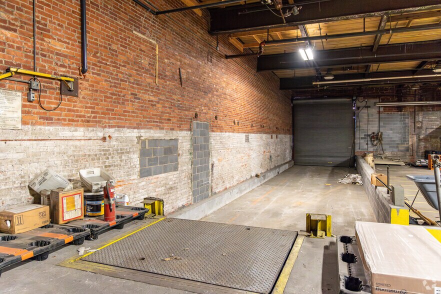 More Photos Of 204-208 W Main St, Johnson City Light Manufacturing For Sale