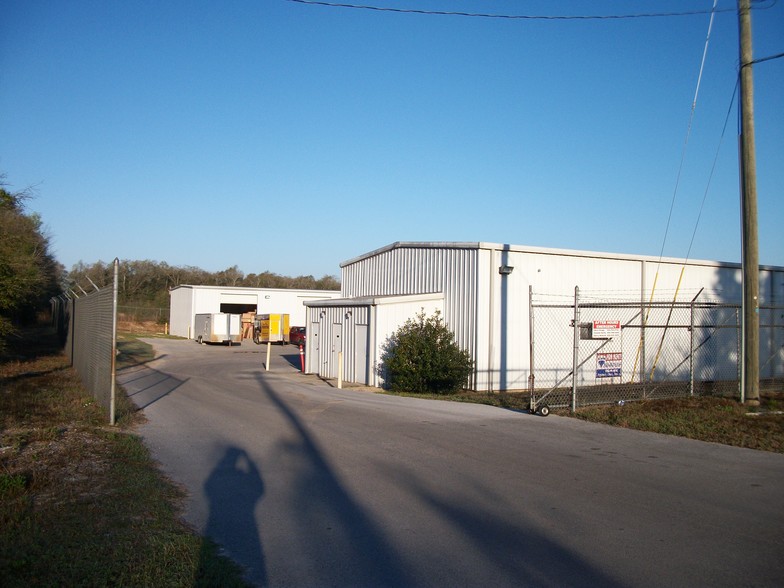 Primary Photo Of 100 N Lloyd St, Crestview Warehouse For Lease