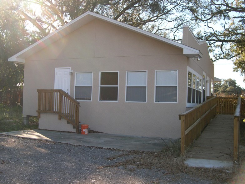 Primary Photo Of 2010 S Parsons Ave, Seffner Office For Lease