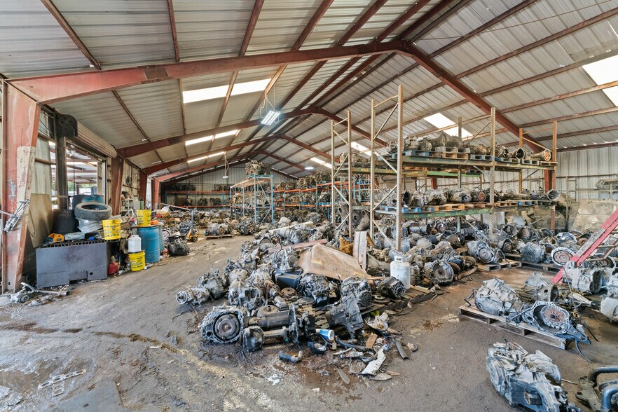 More Photos Of 10466 Central Expy, Dallas Auto Salvage Facility For Sale