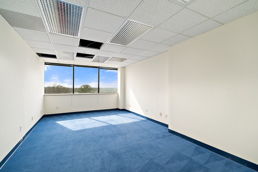 More Photos Of 4221 Walney Rd, Chantilly Office For Lease