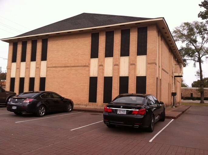 More Photos Of 409 N Loop 336 W, Conroe Office For Lease