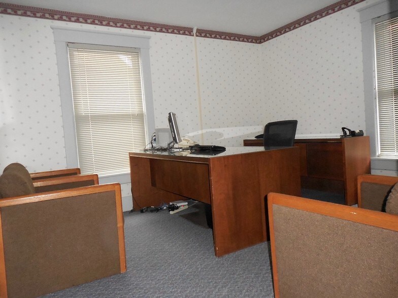 More Photos Of 204 S Macomb St, Monroe Office For Sale