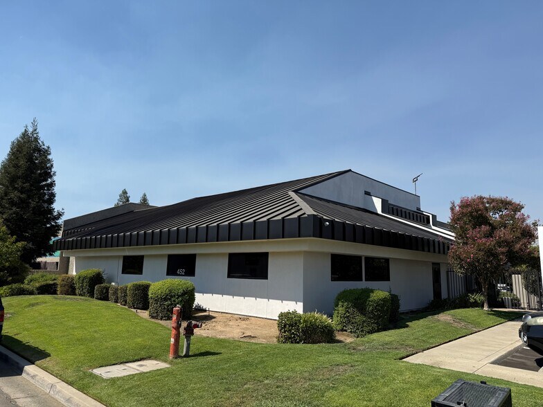 Primary Photo Of 452 W Bedford Ave, Fresno Unknown For Lease