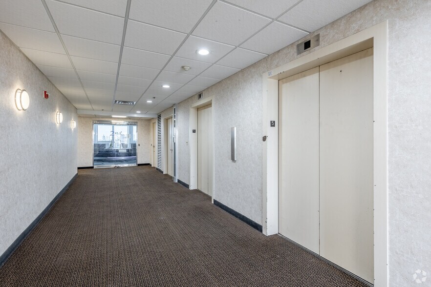More Photos Of 25 E Salem St, Hackensack Office For Lease
