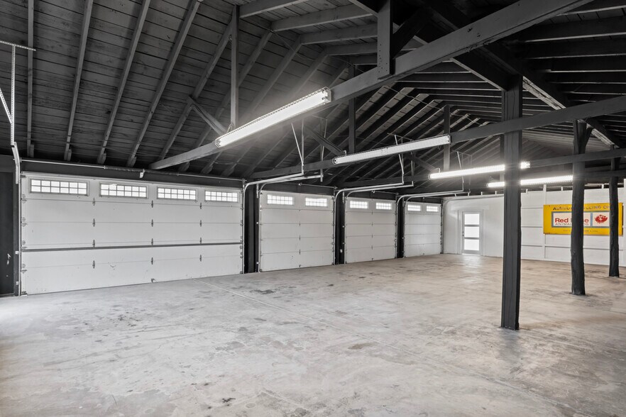 More Photos Of 20704 Ashburn Rd, Ashburn Unknown For Lease