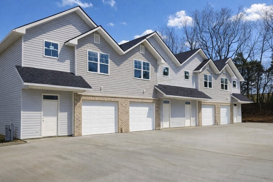 Primary Photo Of 1907 Gate Tower NE way, Cleveland Apartments For Sale