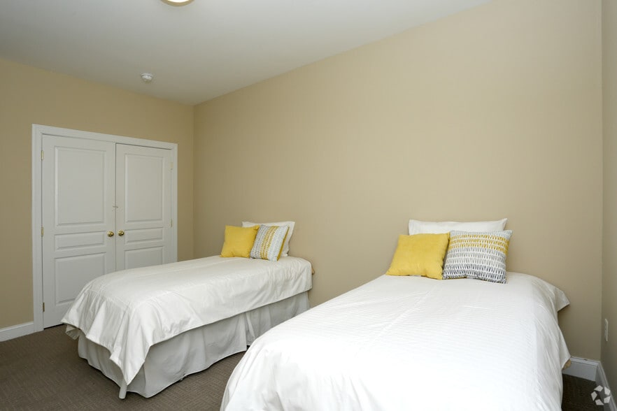 More Photos Of 415-419 Cedar Bridge Ave, Lakewood Apartments For Lease