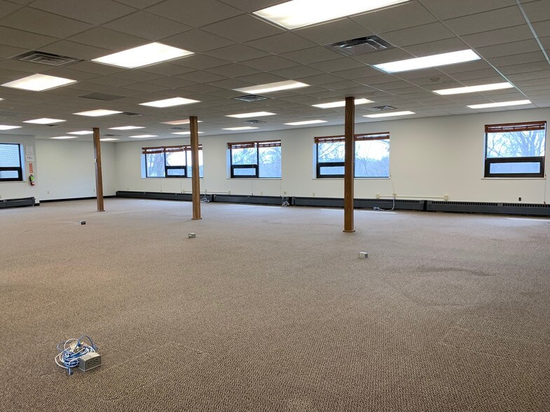 More Photos Of 4240 Hickory Ln, Sioux City Office For Lease