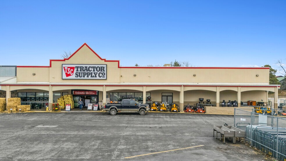 More Photos Of 1700 N Baltimore St, Kirksville General Retail For Sale