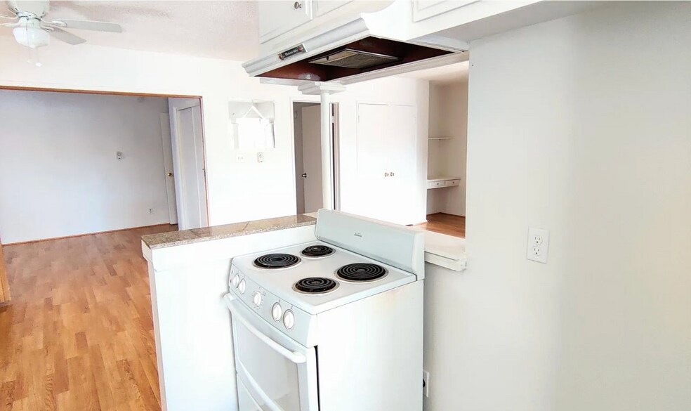 More Photos Of 14205 Burbank Blvd, Van Nuys Apartments For Sale