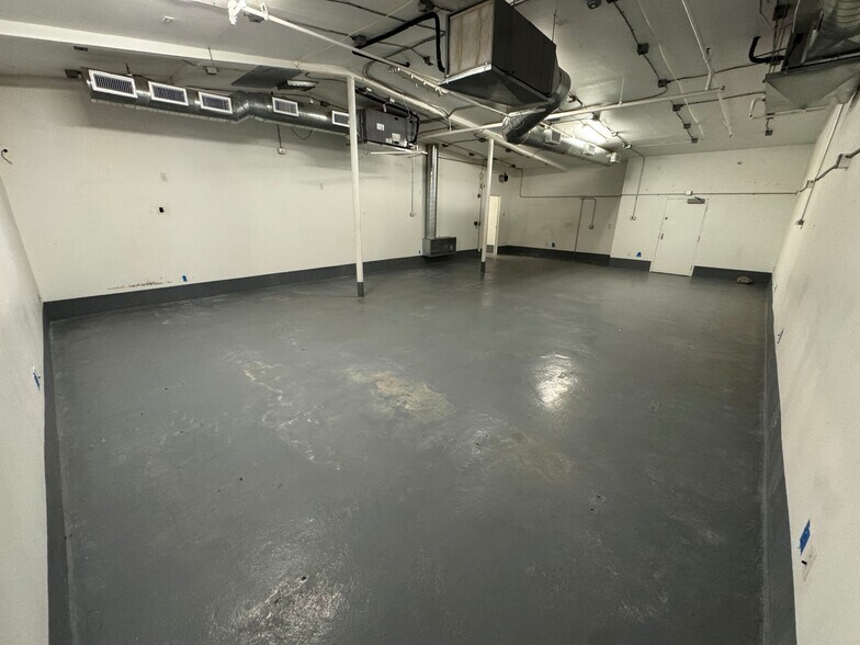 More Photos Of 3535 N Anza Rd, Palm Springs Warehouse For Lease