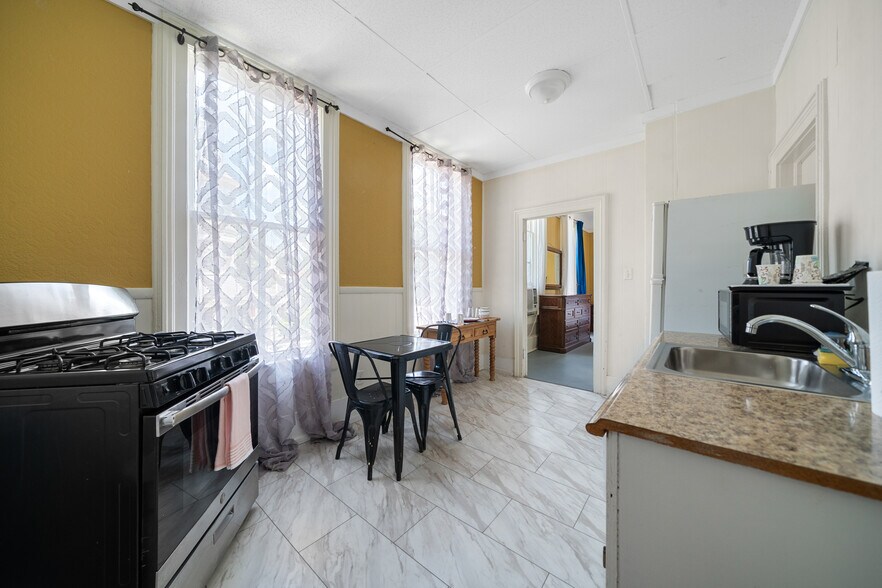 More Photos Of 741 Park Ave, Hot Springs Hotel For Sale