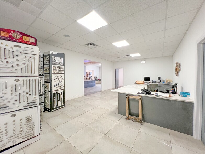 More Photos Of 3541-3545 N Elston Ave, Chicago Storefront For Sale