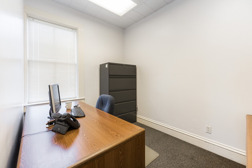 More Photos Of 223 E State St, Geneva Office For Sale