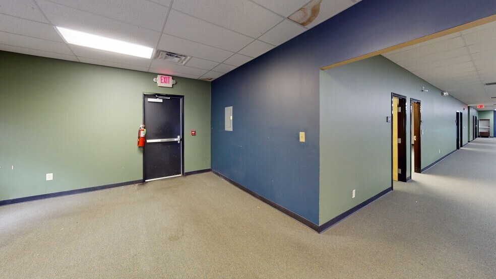 More Photos Of 950 Starvue Dr NW, Cleveland Office For Sale