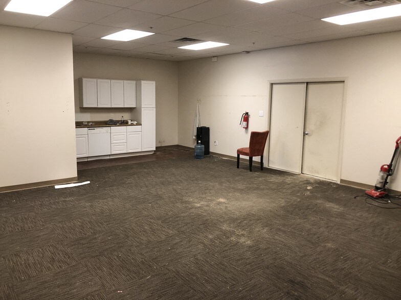 More Photos Of 650 E State Highway 121, Lewisville Industrial For Sale
