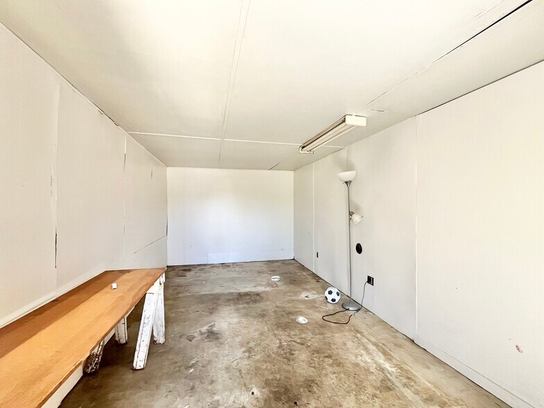 More Photos Of 2513 Connie Dr, Sacramento Freestanding For Sale
