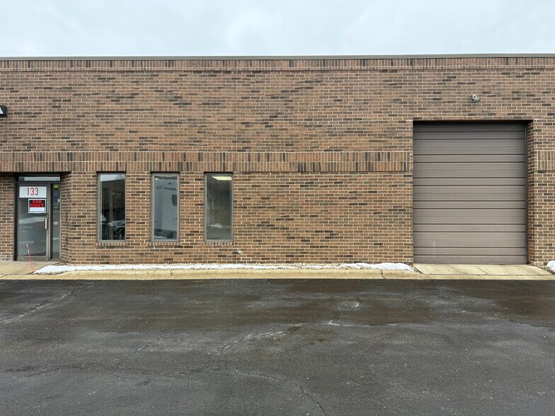 Primary Photo Of 111-143 S Wheeling Rd, Wheeling Warehouse For Lease